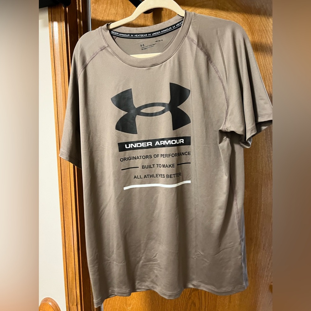 NWOT. Under Armour Mens tee. Sz L